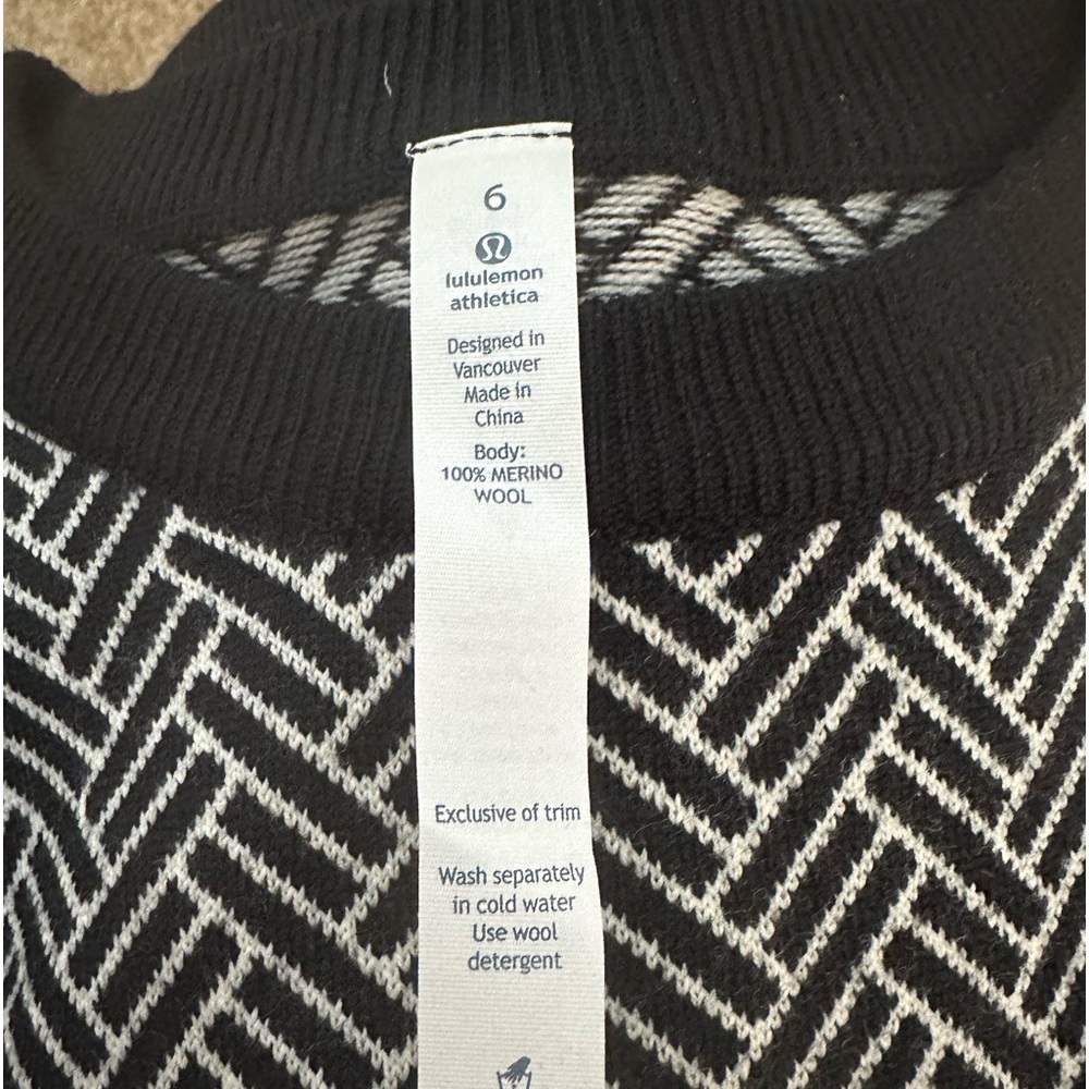 Lululemon Yogi Crew Sweater, size 6. - Picture 4 of 4